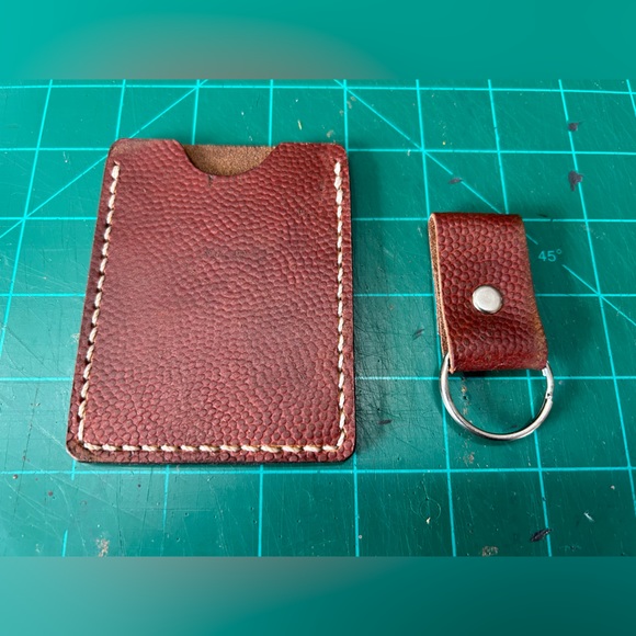 Vintage Football Leather Card Holder Front Pocket Wallet Hand Made W/key Chain - Picture 5 of 5